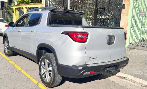 FIAT TORO 2.0 16V TURBO DIESEL FREEDOM 4WD AT9 FIAT TORO 2.0 16V TURBO DIESEL FREEDOM 4WD AT9